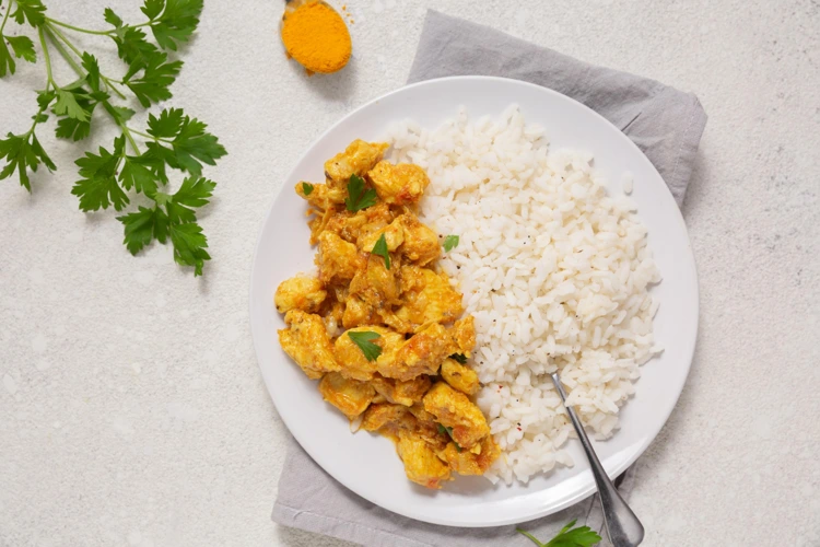 Indian rice dish with meat which is High-glycemic (GI) in nature.